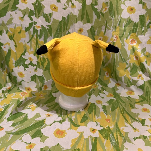 POKEMON PIKA WINKING ONE SIZE FITS ALL BEANIE. - Picture 6 of 8
